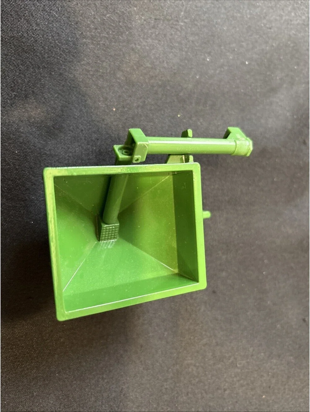 1/64 Ertl John Deere Gravity Feed Wagon Grain Cart Farm Toy Tractor Implement